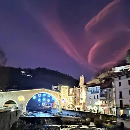 Colgante Al Rio Con Vistas Al Puente *